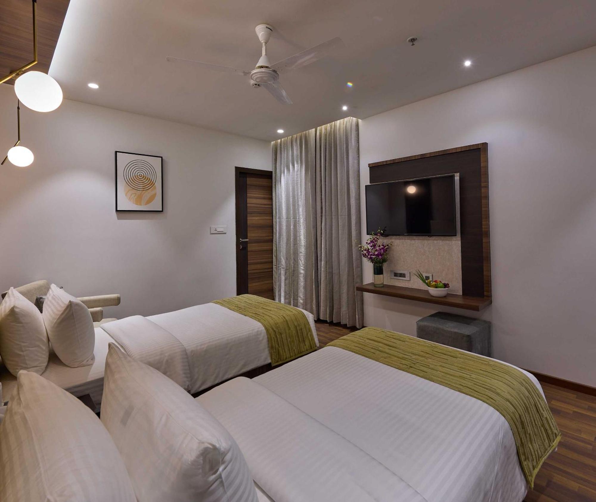 Grand Continent Hosur A Sarovar Portico Affiliate Hotel Ngoại thất bức ảnh