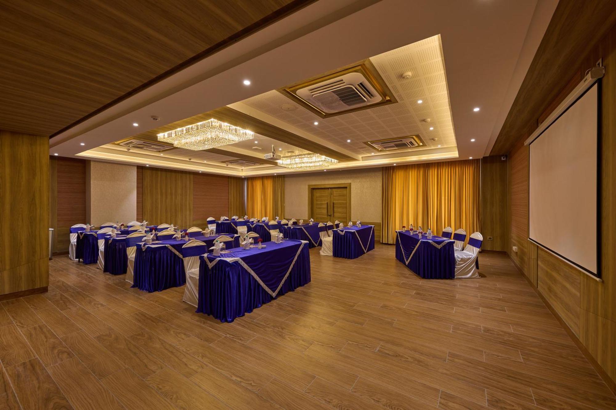 Grand Continent Hosur A Sarovar Portico Affiliate Hotel Ngoại thất bức ảnh