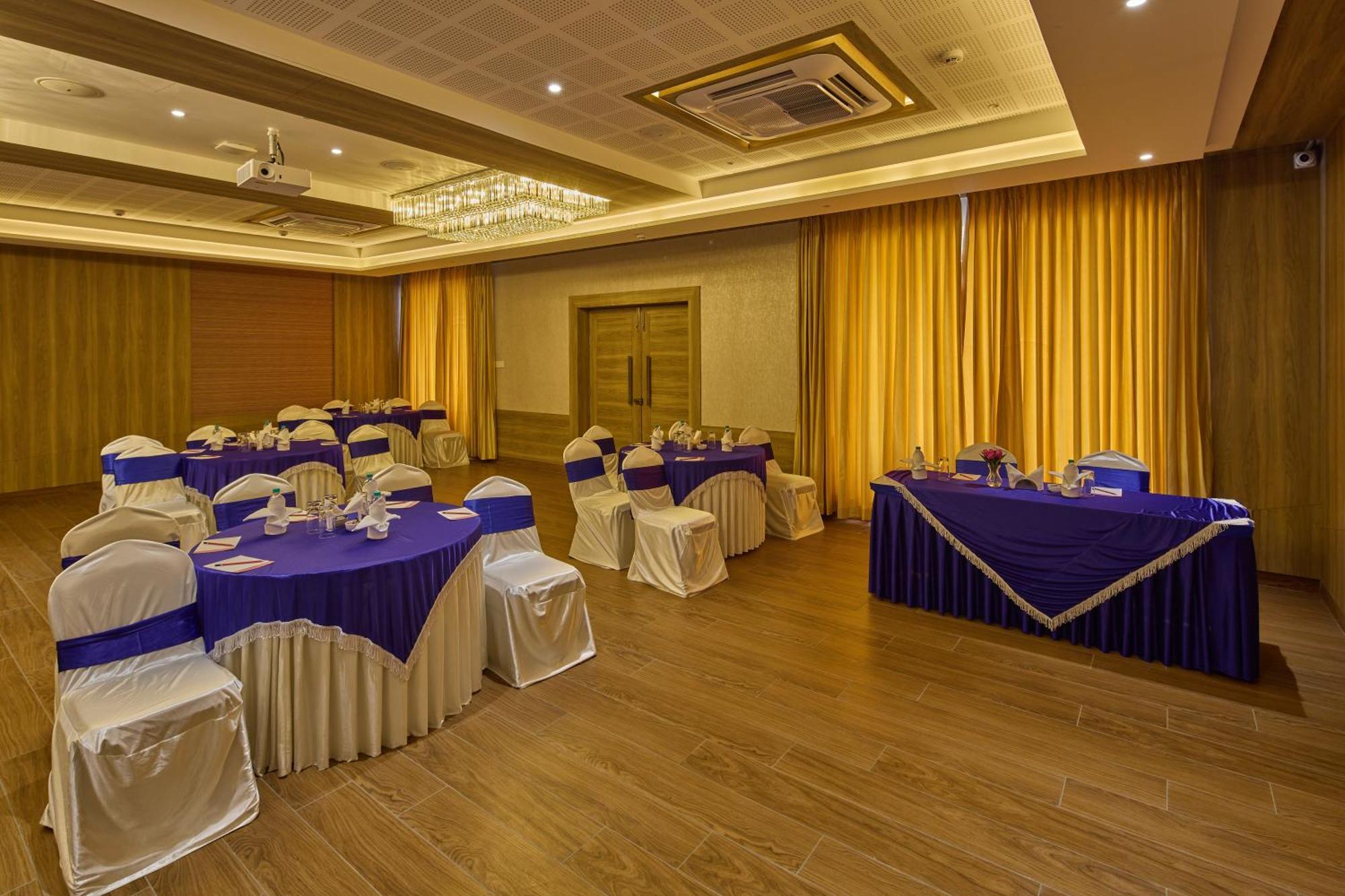 Grand Continent Hosur A Sarovar Portico Affiliate Hotel Ngoại thất bức ảnh