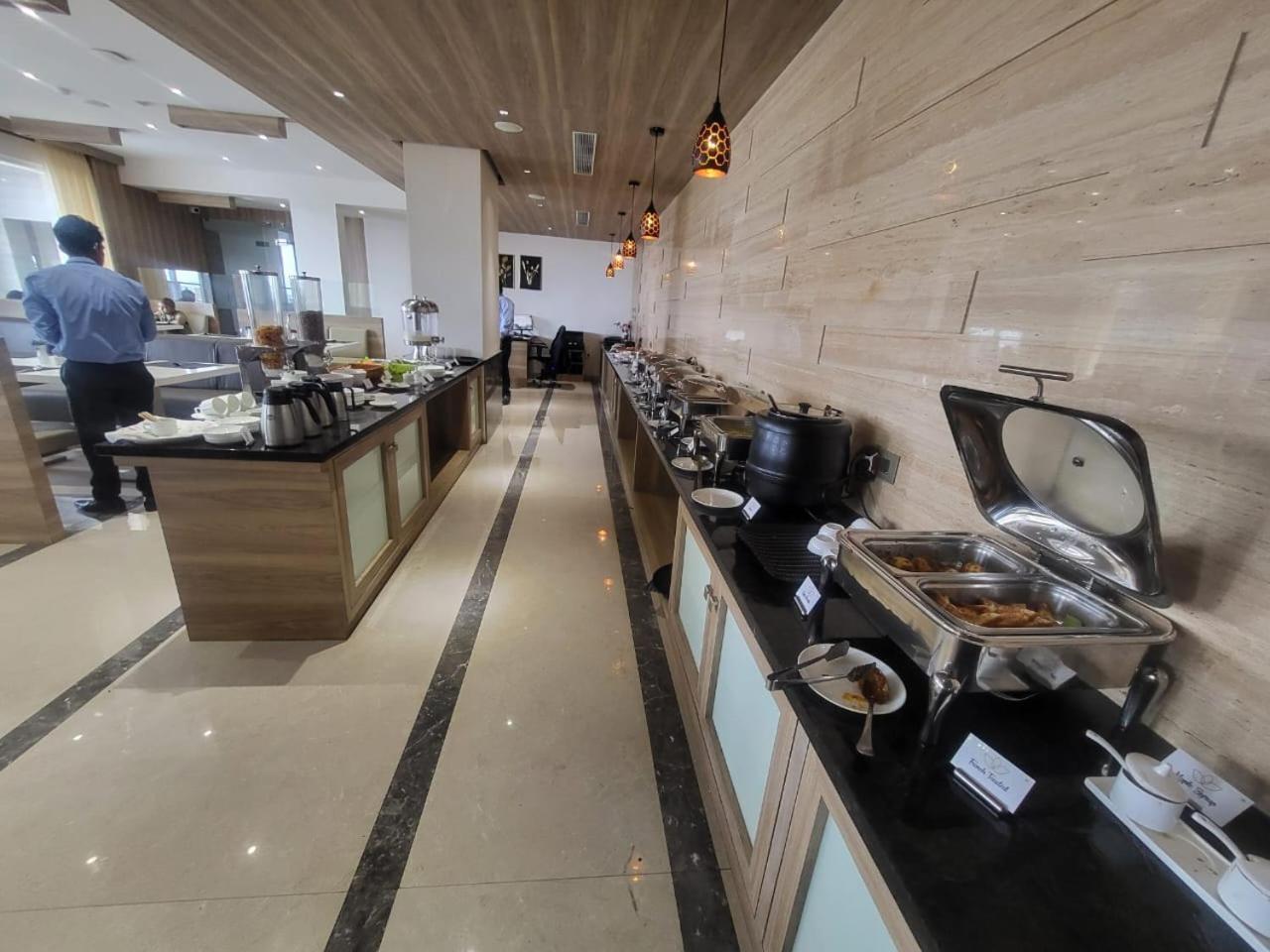 Grand Continent Hosur A Sarovar Portico Affiliate Hotel Ngoại thất bức ảnh