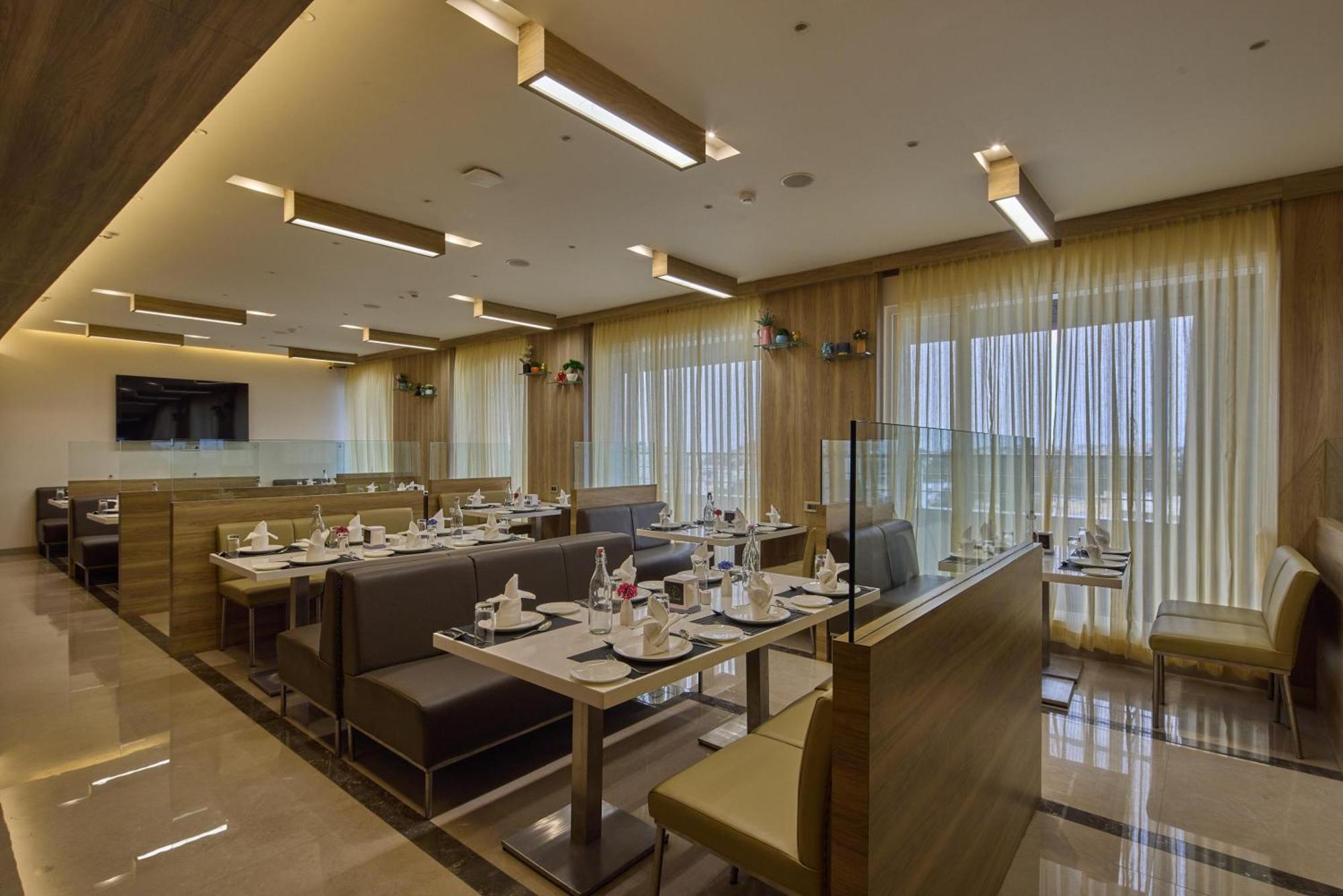 Grand Continent Hosur A Sarovar Portico Affiliate Hotel Ngoại thất bức ảnh