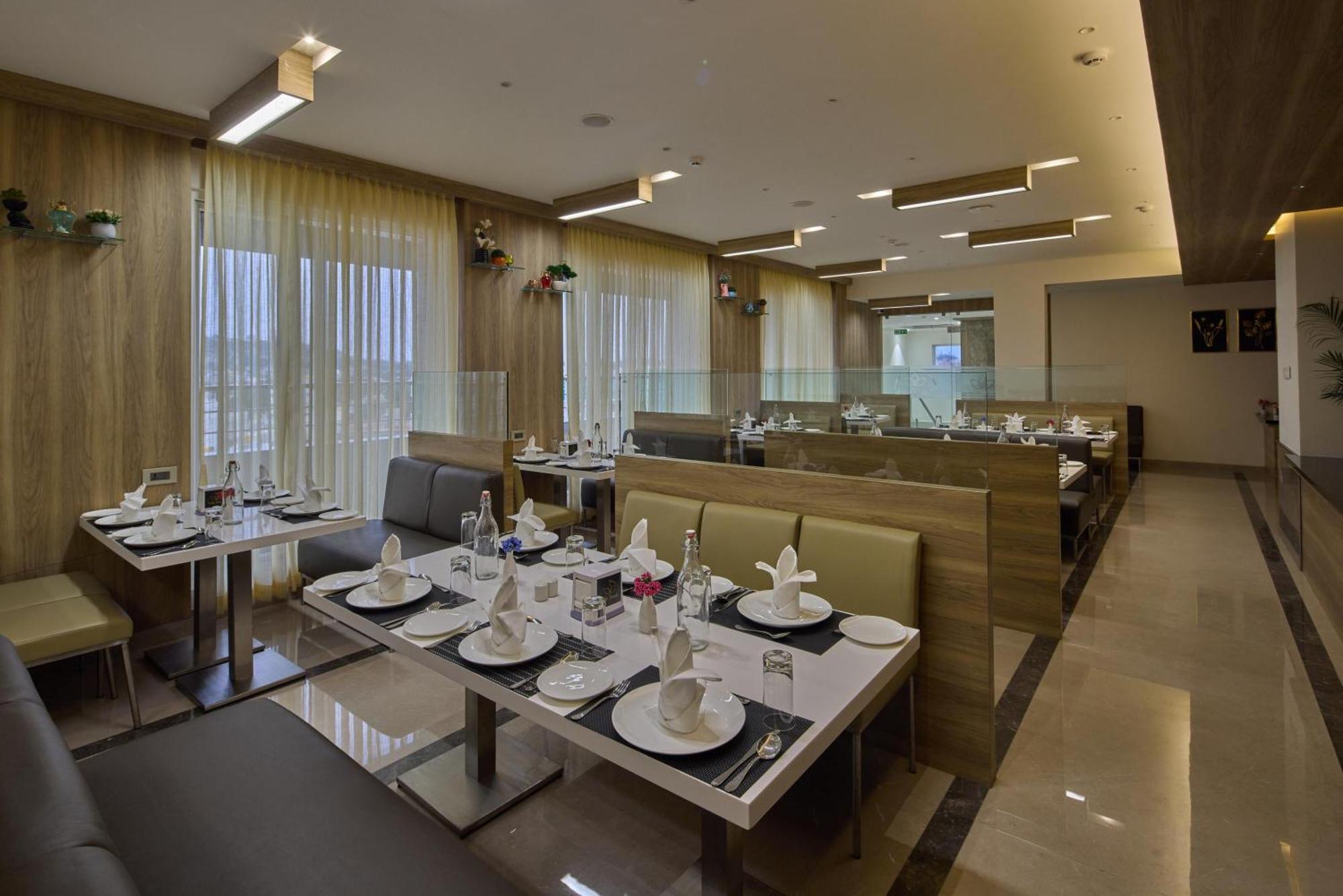 Grand Continent Hosur A Sarovar Portico Affiliate Hotel Ngoại thất bức ảnh